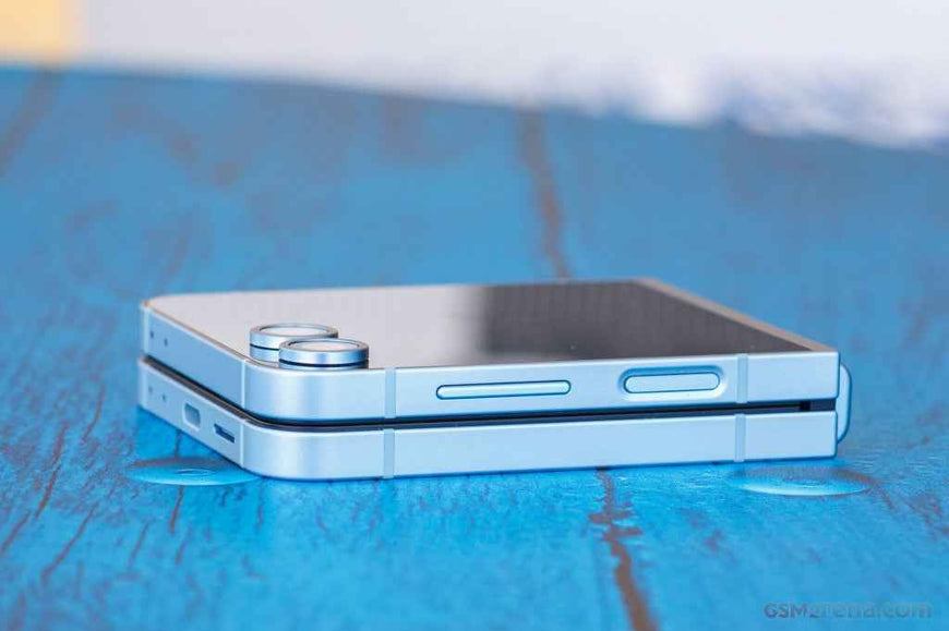 Samsung Galaxy Z Flip6 5G (SM-F741) Dual SIM – 256GB / 512GB – Silver, Blue, Yellow, Mint